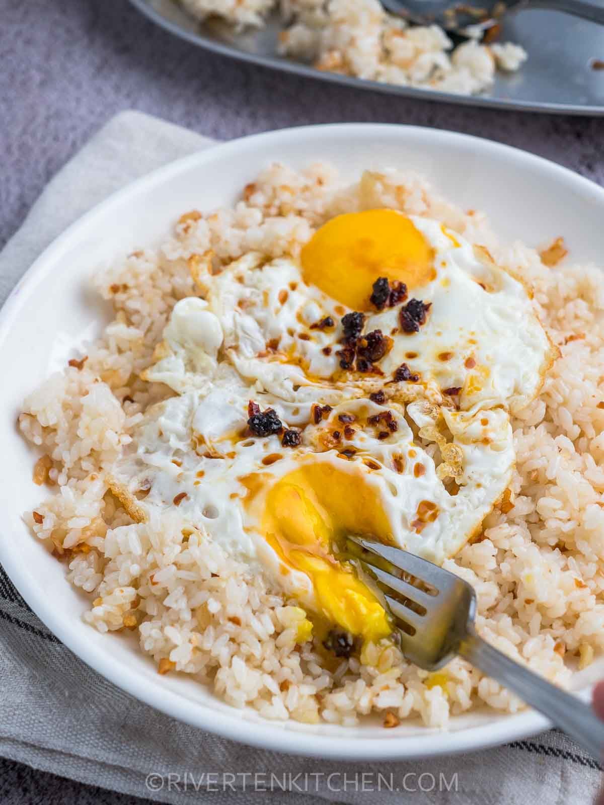 Garlic Fried Rice with Fried Egg