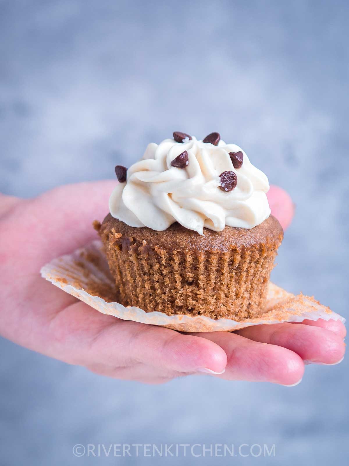 mocha cupcakes with whipped cream frosting